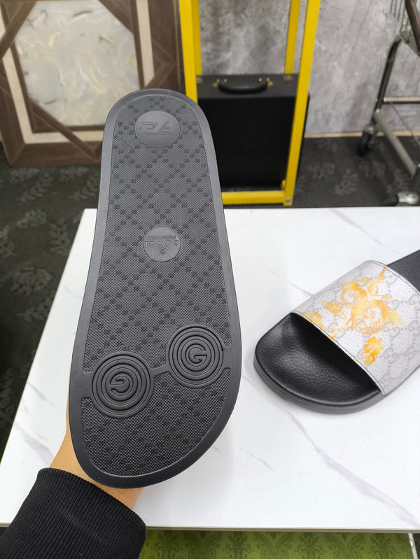 GG Men's Slide Grey Sheepskin 535387