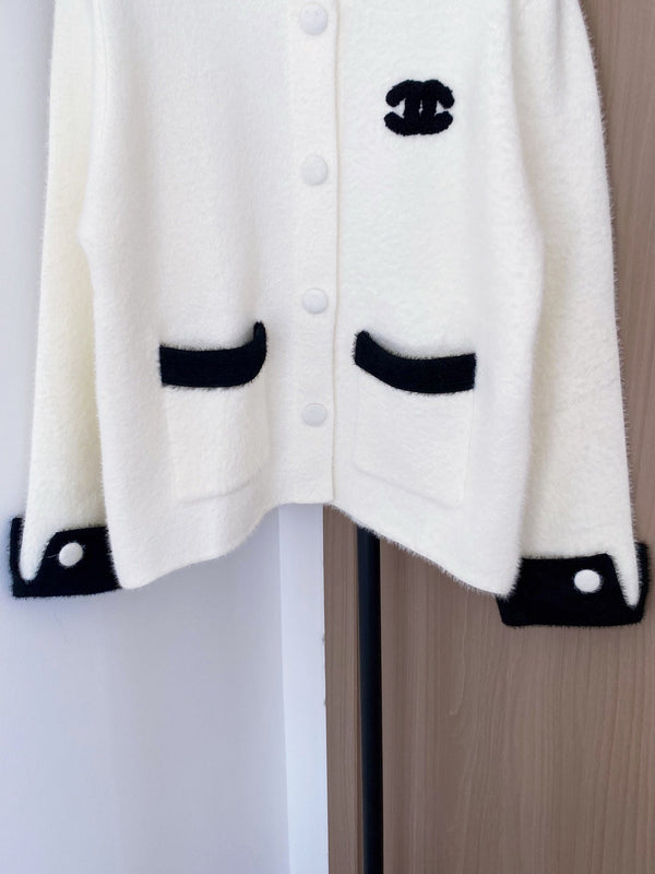 Chanel 2025 Cardigan Laine Noire et Blanche 331291