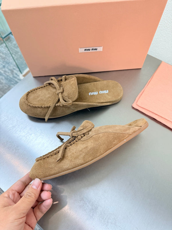 Mule à logo Miu Miu en daim kaki 693522