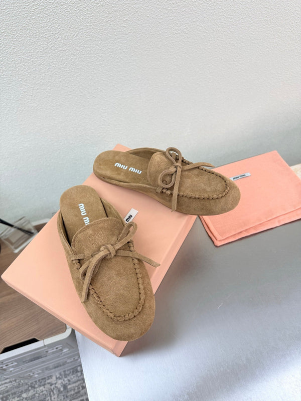 Mule à logo Miu Miu en daim kaki 693522