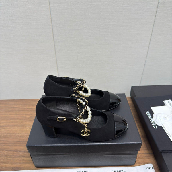 Chanel 25 Mary Jane Ankle Chain Pump Black Suede Cowhide 465599