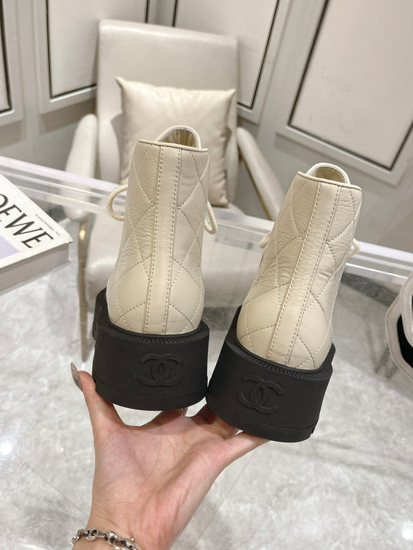 CC Combat Boots 50mm In Ivory White Mix Black Quilted Cowhide And Lambskin 944662