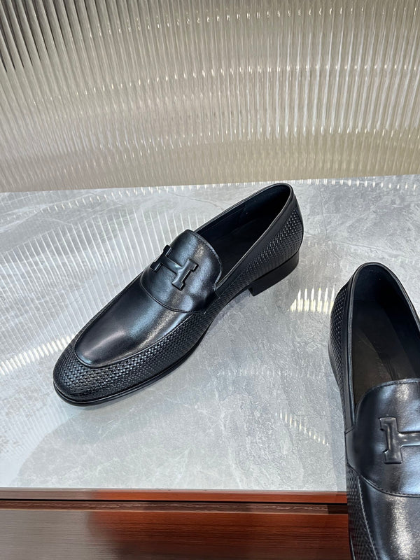 MOCASSINO NERO CON FIBBIA A H IN PELLE DI VITELLO NERA