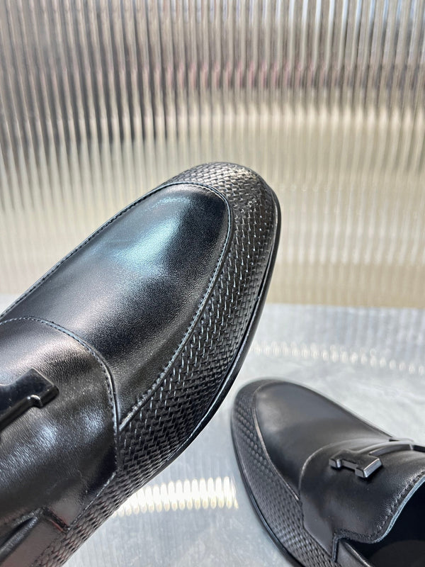 MOCASSINO NERO CON FIBBIA A H IN PELLE DI VITELLO NERA