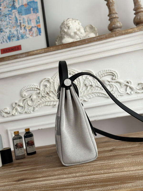 HERBAG ZIP 31 LAQUERED BAG IN OFF-WHITE MIX BLACK H PLUME CANVAS