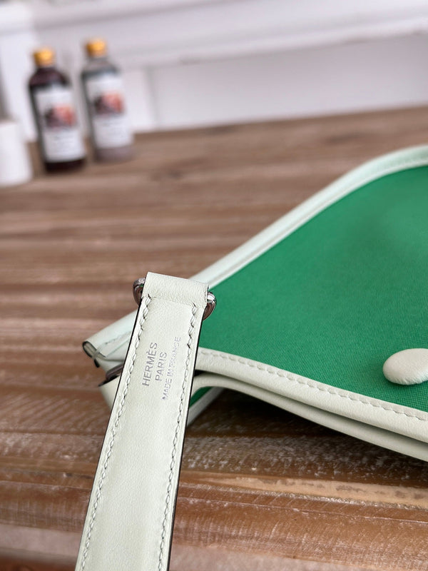 BORSA MINI NEO 17 EVELYNE IN TELA VERDE SMERALDO E PELLE DI VITELLO BIANCA