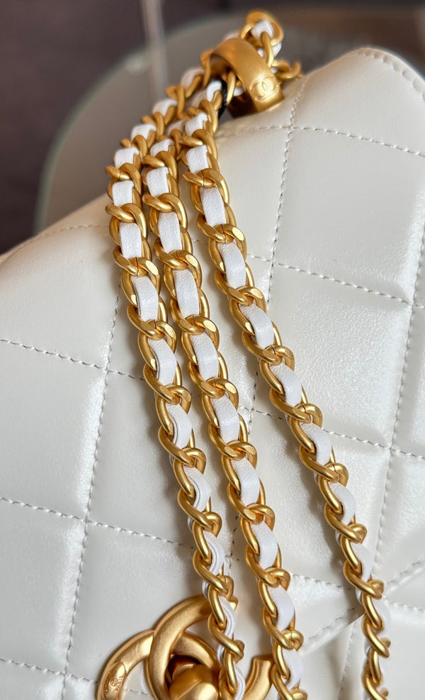 Mini Flap 19cm White Lambskin Gold Hardware