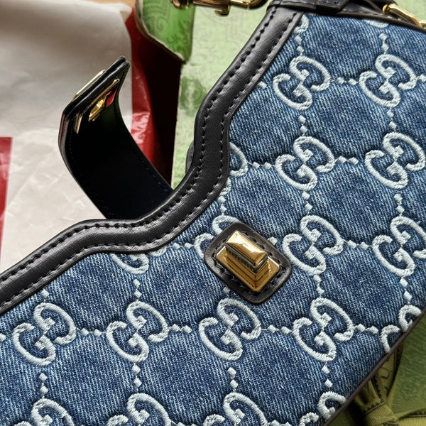 BORSA A TRACOLLA MOON SIDE 24 IN DENIM GOFFRATO BLU E BORDI IN PELLE DI VITELLO NERA, FERRAMENTA ORO