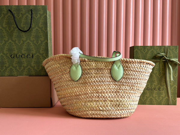 BORSA TOTE PICCOLA 26 CON LOGO IN PAGLIA COLORE NATURALE E MANICO IN PELLE DI VITELLO VERDE CHIARO