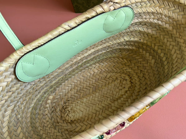 BORSA TOTE PICCOLA 26 CON LOGO IN PAGLIA COLORE NATURALE E MANICO IN PELLE DI VITELLO VERDE CHIARO