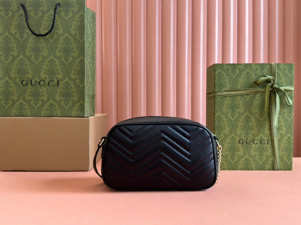 BORSA A TRACOLLA PICCOLA MARMONT 24 IN PELLE DI VITELLO NERA E FERRAMENTA ORO