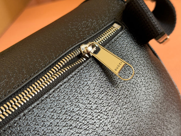 BORSA A MARSUPIO PICCOLA 29 IN PELLE DI VITELLO NERA E TELA MONOGRAM GRIGIO SCURO