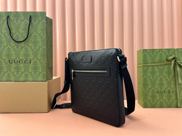 Gucci Signature Messenger Bag Black Cowhide 239929