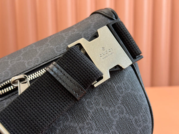 Borsa a tracolla Gucci Interlocking G in pelle nera e tela 248163