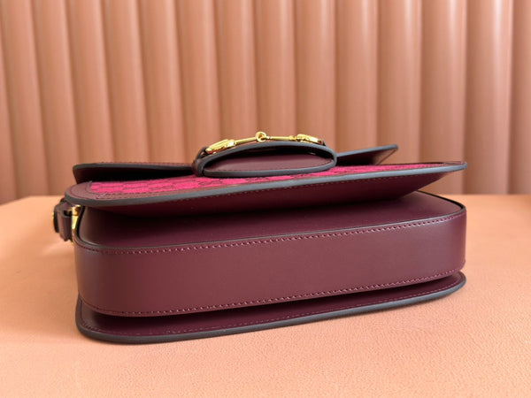 BORSA A TRACOLLA HORSEBIT 1955 25 IN TELA ROSSO VINO E PELLE DI VITELLO CON FERRAMENTA ORO