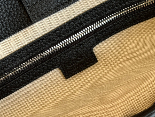 BORSA TOTE SUPER MEDIA 42 IN PELLE DI VITELLO GOFFRATA NERA CON FERRAMENTA ORO