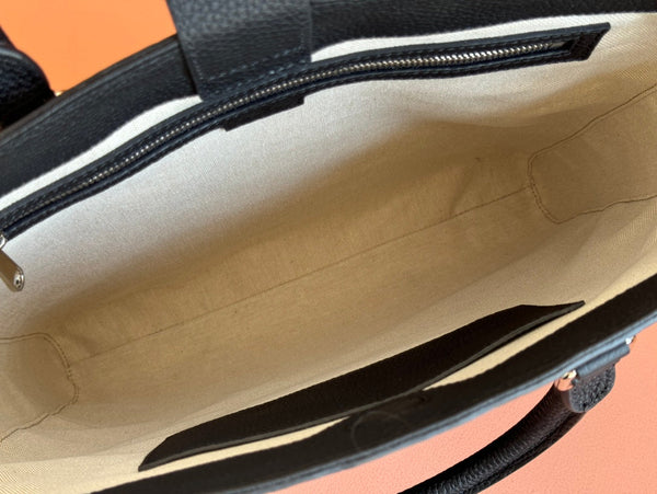 Gucci Medium Bag 42cm Black Embossed Leather 248521