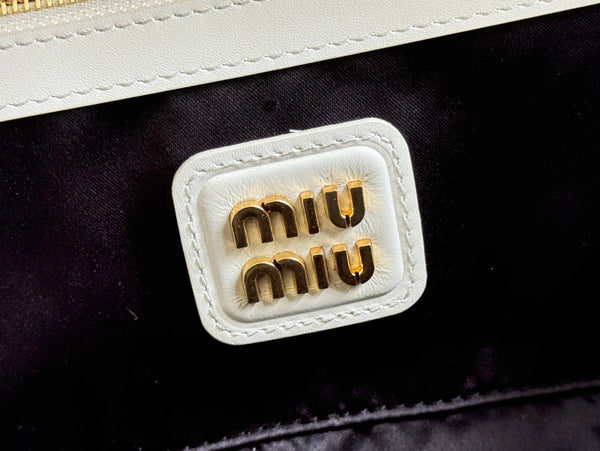 ARCADIE BAG 27 IN WHITE CALFSKIN EMBOSSED LOGO