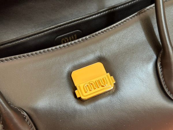 BEAU TOP HANDLE BAG 28 IN BLACK GLOSSY CALFSKIN GOLD HARDWARE