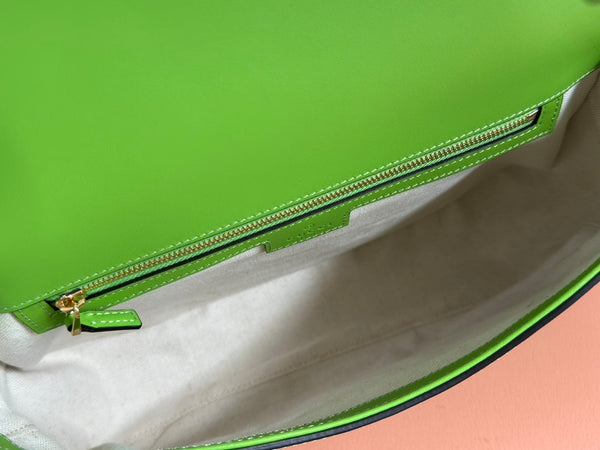 Sac à main GG Blondie Grand modèle 32 cm en veau vert