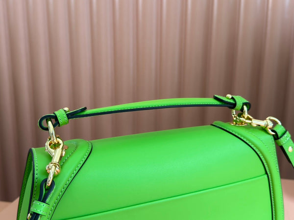 Sac à main GG Blondie Grand modèle 32 cm en veau vert