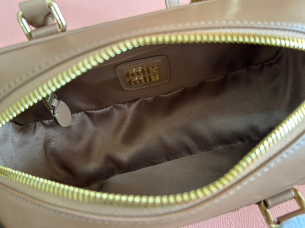 BORSA ARCADIE MATELASSÉ 22 IN AGNELLO LUCIDO MARRONE TAWNY