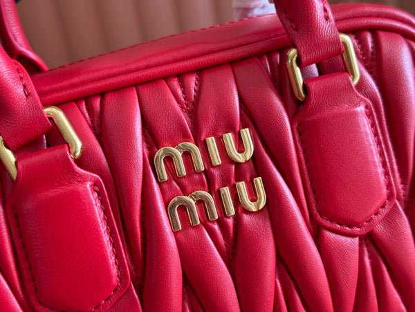 BORSA ARCADIE MATELASSÉ 19 IN VITELLO ROSSO CERISE HARDWARE ORO