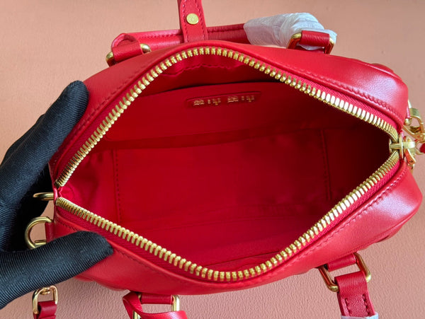 BORSA ARCADIE MATELASSÉ 19 IN VITELLO ROSSO CERISE HARDWARE ORO