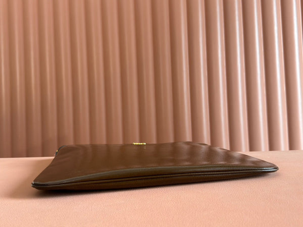 IVY 40 TOTE IN BROWN PATENT CALFSKIN