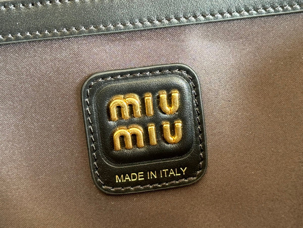 Miu Beau Top-Handle Bag 29 Black Leather 239691