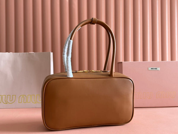 Borsa a mano Miu Beau 29 in pelle marrone 239692