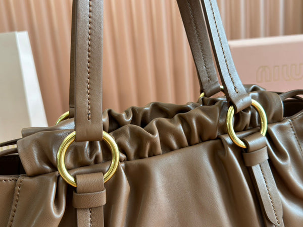 BORSA A MANO JOIE 32 IN PELLE DI AGNELLO LUCIDA MARRONE