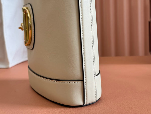 Gucci Sac seau mini 73 cuir lisse blanc 244429