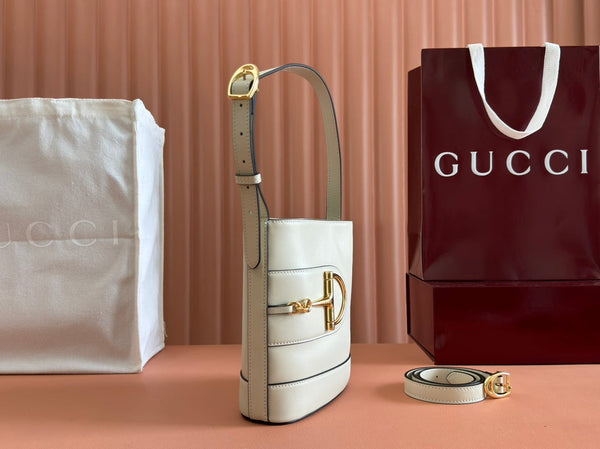 Gucci Sac seau mini 73 cuir lisse blanc 244429