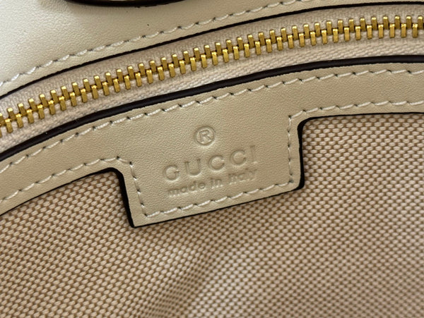 Gucci Sac seau mini 73 cuir lisse blanc 244429