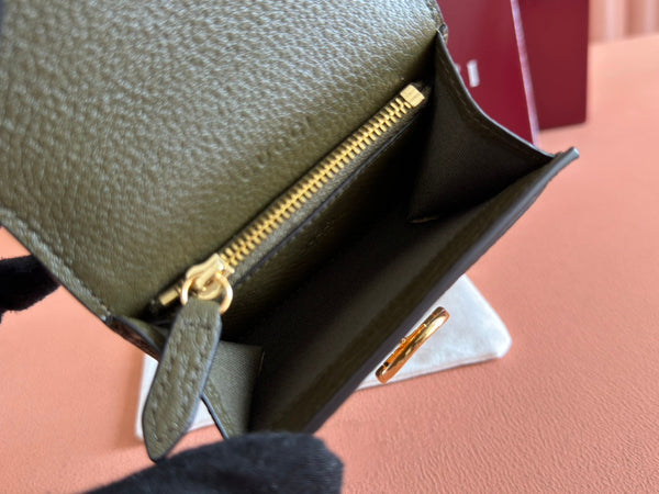 GG Softbit Card Case 10.5 In Green Grainy Calfskin Gold Hardware