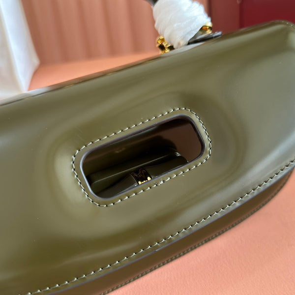 Gucci Bamboo Diva Bag Dark Green Leather 255007