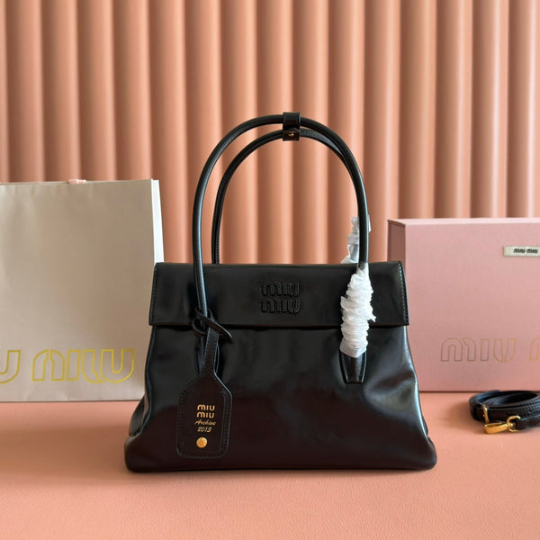 Sac Miu Solitaire 28 en veau noir