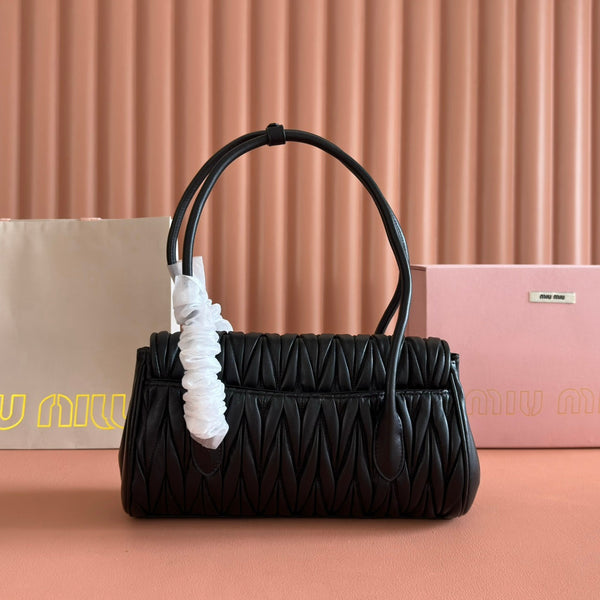 Miu 5bd265 Matelassé Shoulder Bag 28cm Black Lambskin