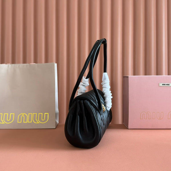 Miu 5bd265 Matelassé Shoulder Bag 28cm Black Lambskin