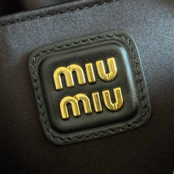 Sac à main Miu Arcadie Small 19cm en cuir de vachette noir 280989