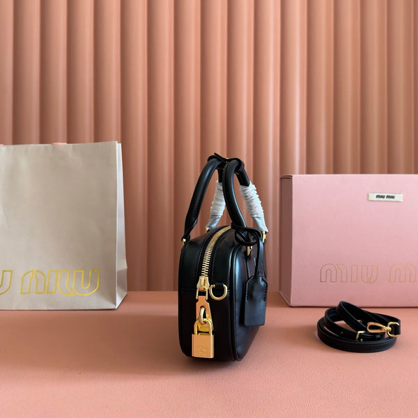 Sac à main Miu Arcadie Small 19cm en cuir de vachette noir 280989