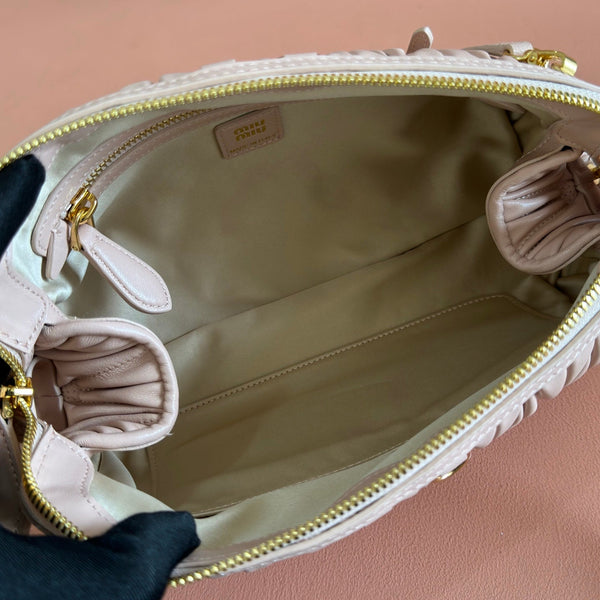 Miu Caprice Clutch Light Pink Matelassé Nappa Leather 280765