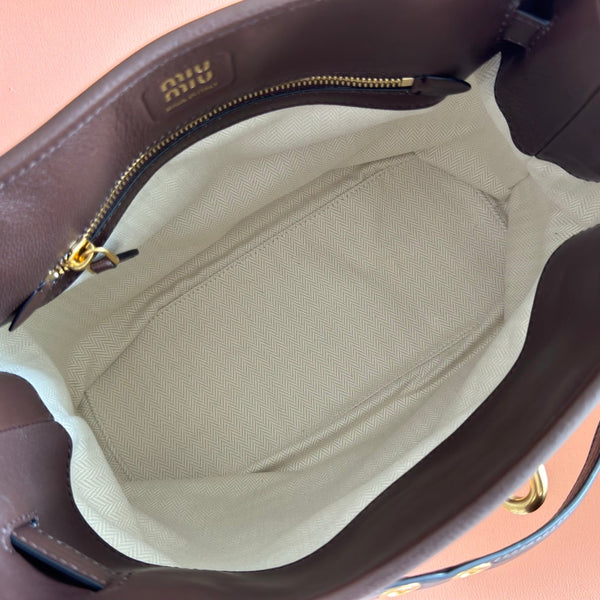 Miu 5BE101 Pouch Coffee Cowhide 285392