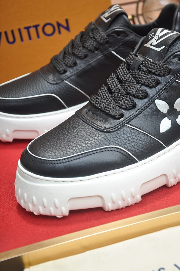 LV TRAINER NERO IN PELLE DI VITELLO CON MONOGRAMMA