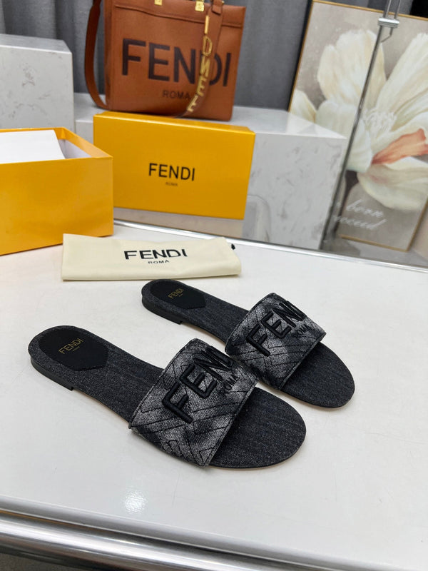 FF 5 DIAPOSITIVA IN TELA NERA