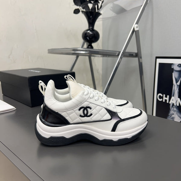 CC Sneaker in pelle di vacchetta trapuntata bianca