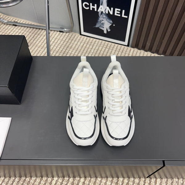 CC Sneaker in pelle di vacchetta trapuntata bianca
