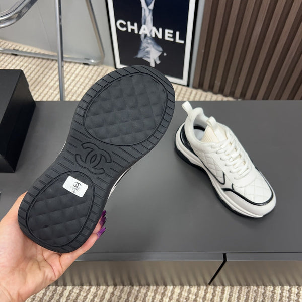CC Sneaker in pelle di vacchetta trapuntata bianca
