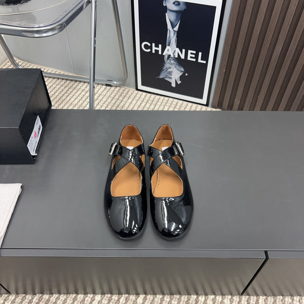 Alaila Criss Cross Ballet Flats In Black Glossy Calfskin 996027